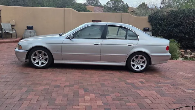 2003 BMW 525i