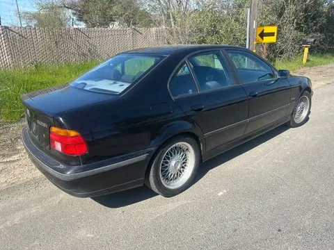 2000 BMW 528i