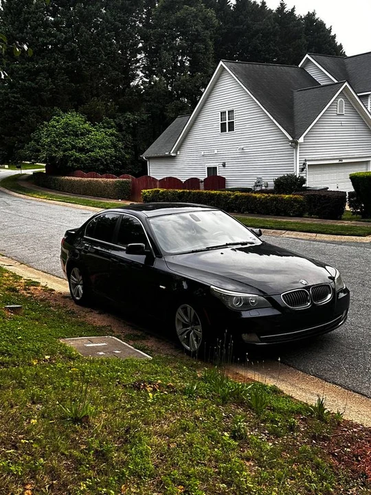 2010 BMW E60 5 Series Sedan - Image 2 of 3