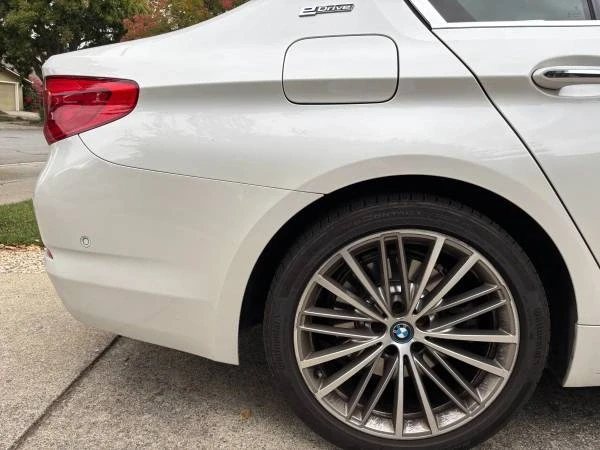 BMW G30 5 Series Sedan - Image 11 of 21