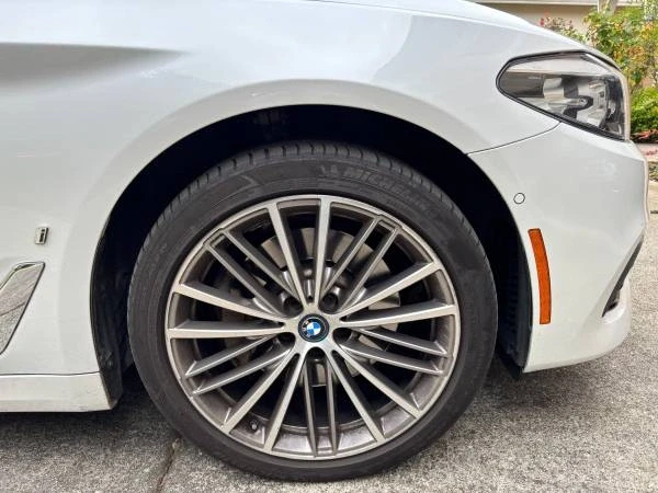 BMW G30 5 Series Sedan - Image 12 of 21