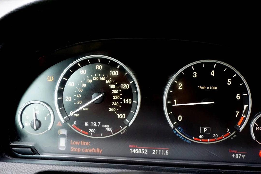 2014 BMW 5 Series - Image 19 of 23