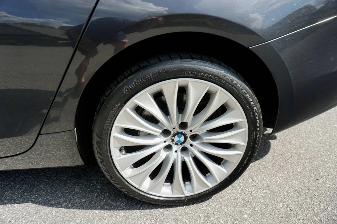 2014 BMW 5 Series - Image 12 of 23