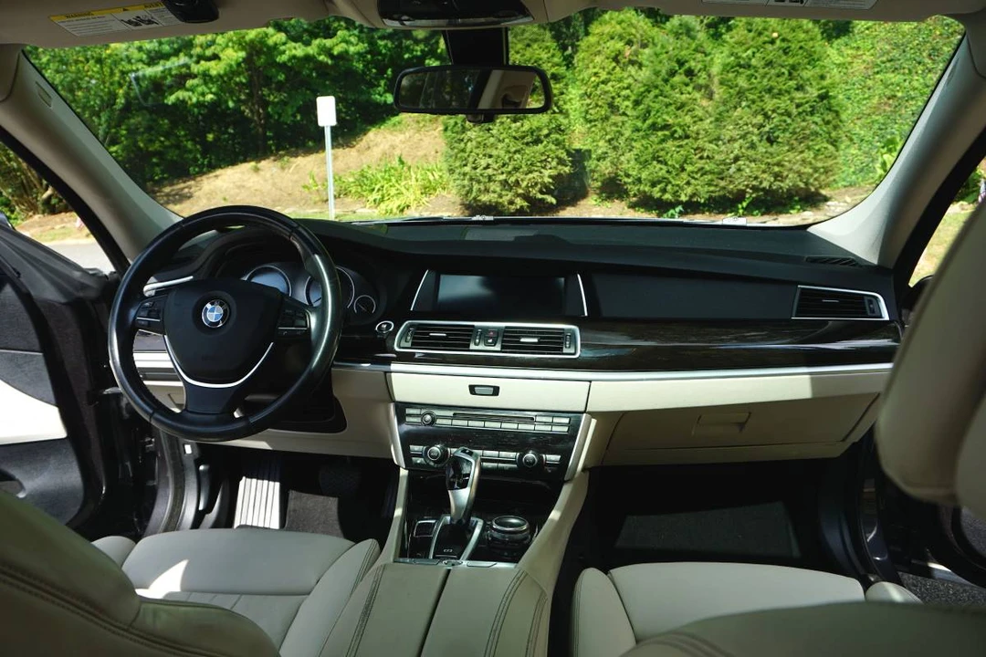 2014 BMW 5 Series - Image 15 of 23