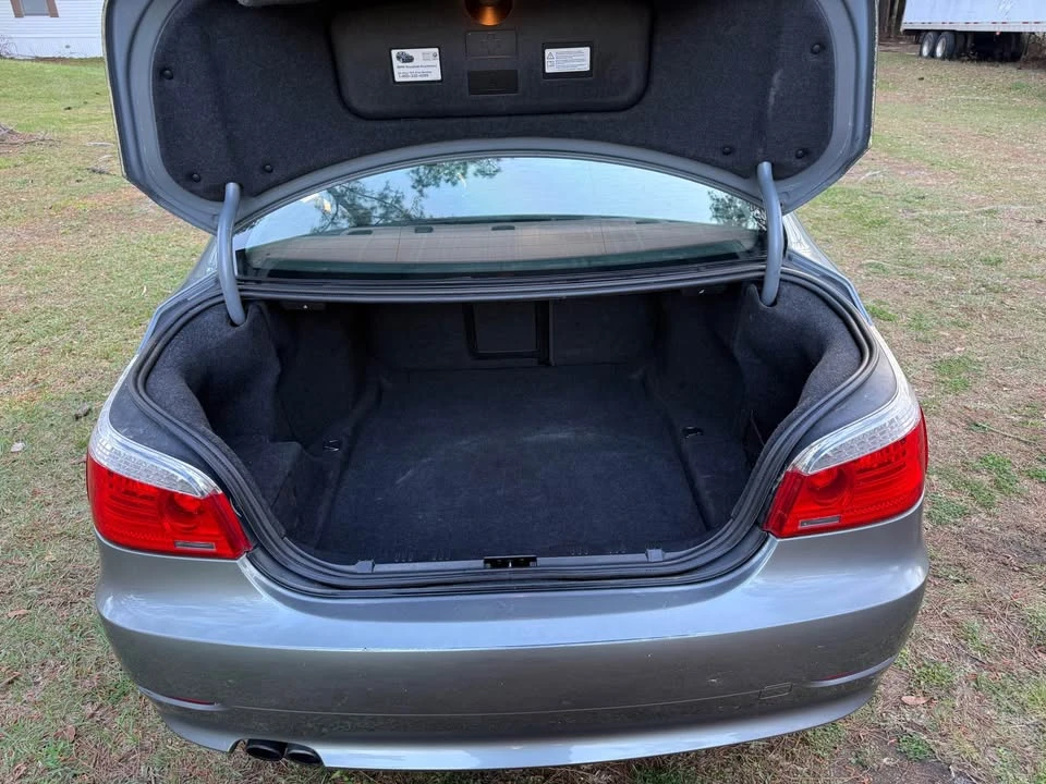 2010 BMW E60 5 Series Sedan - Image 9 of 10