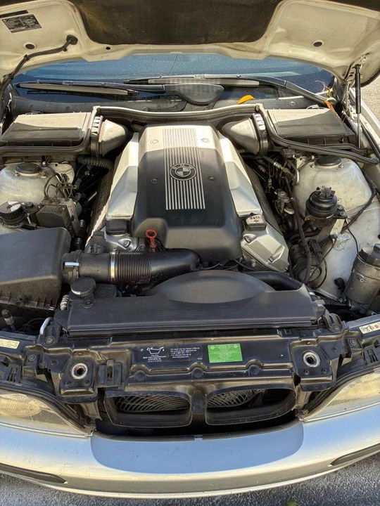 2000 BMW E39 540i - Image 8 of 8