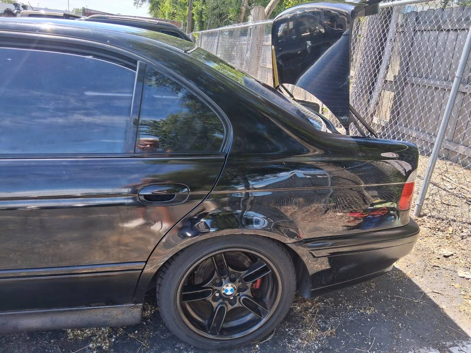2001 BMW E39 540i - Image 14 of 15