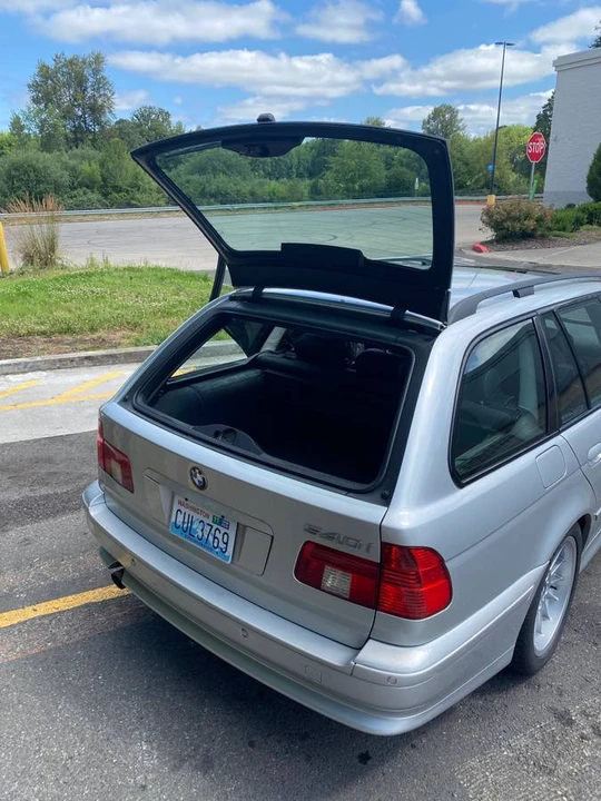 2002 BMW E39 540i - Image 9 of 24