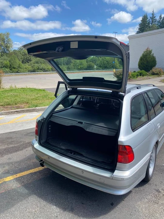 2002 BMW E39 540i - Image 10 of 24