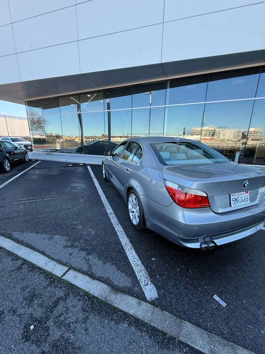 2005 BMW E60 545i & 550i Sedan - Image 2 of 7