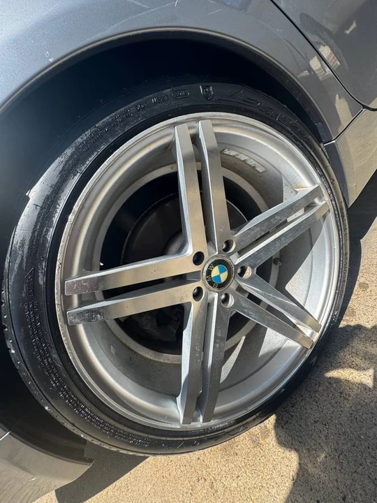 2005 BMW E60 545i & 550i Sedan - Image 6 of 10