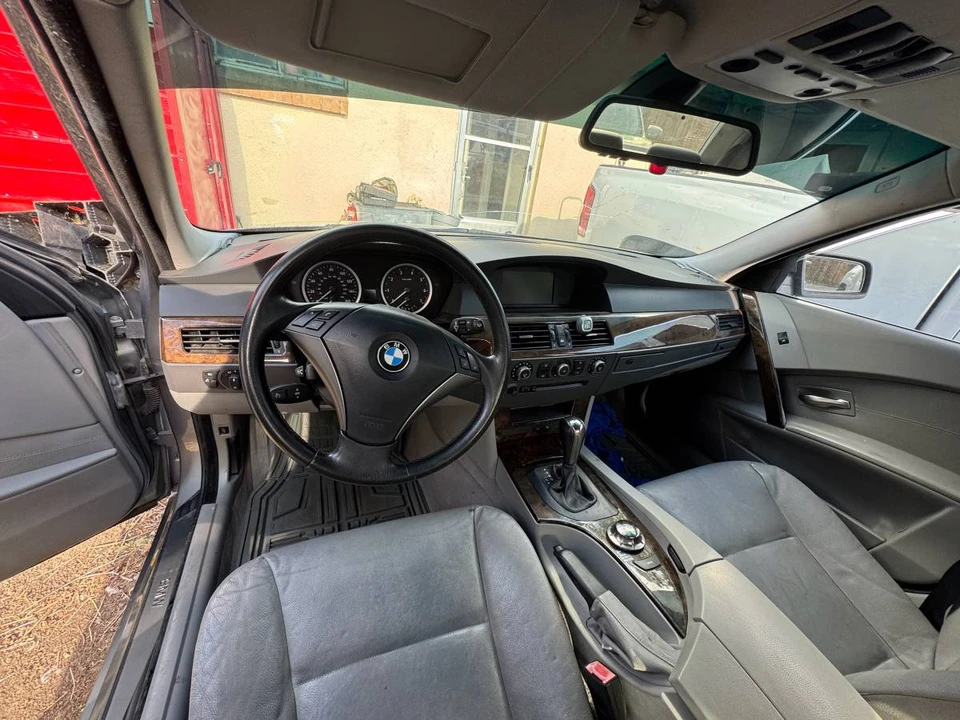 2005 BMW E60 545i & 550i Sedan - Image 9 of 10