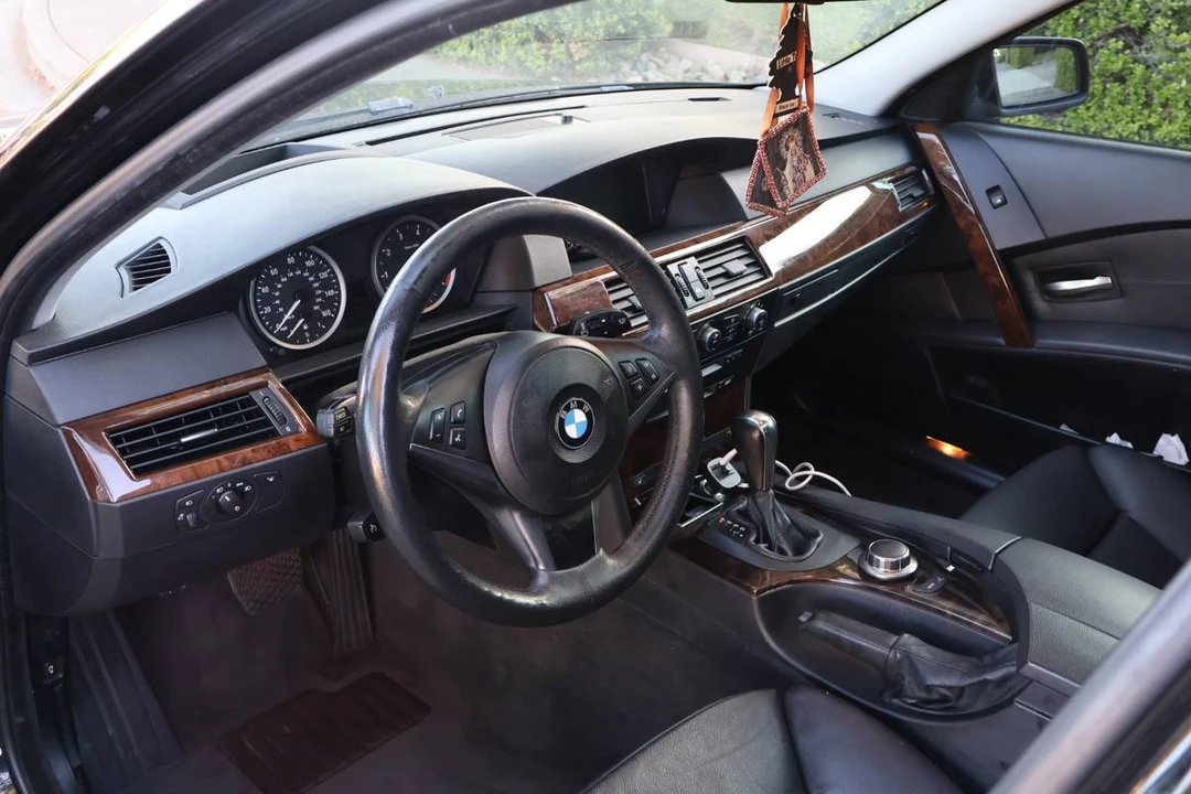 2007 BMW E60 545i & 550i Sedan - Image 12 of 13