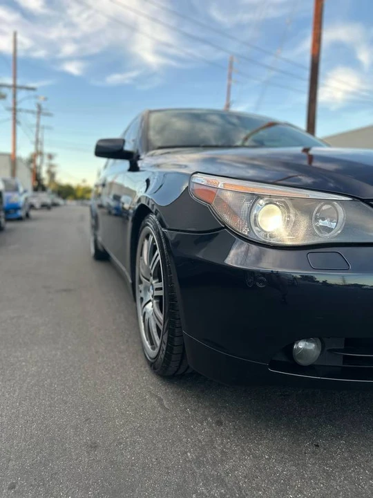 2007 BMW E60 545i & 550i Sedan - Image 7 of 20