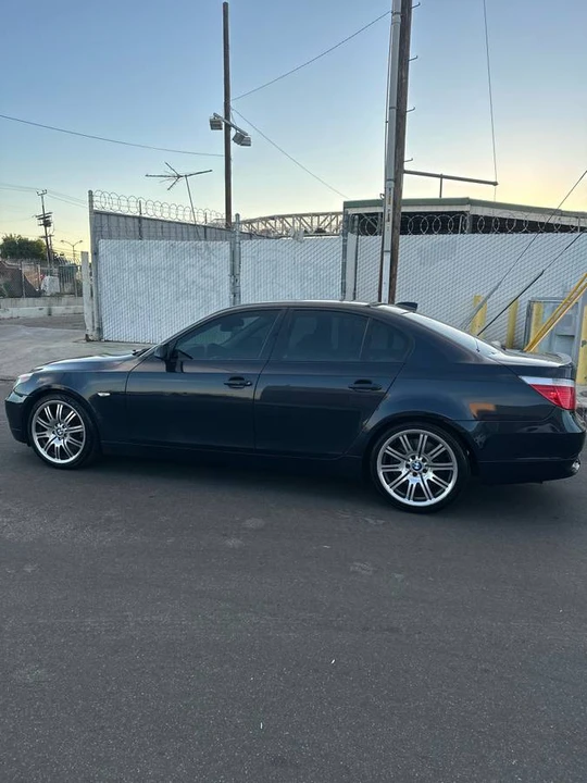 2007 BMW E60 545i & 550i Sedan - Image 3 of 20
