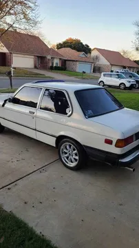 1983 BMW 320i 5-Speed