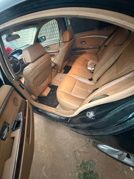 BMW 7 Series - Image 8 of 10