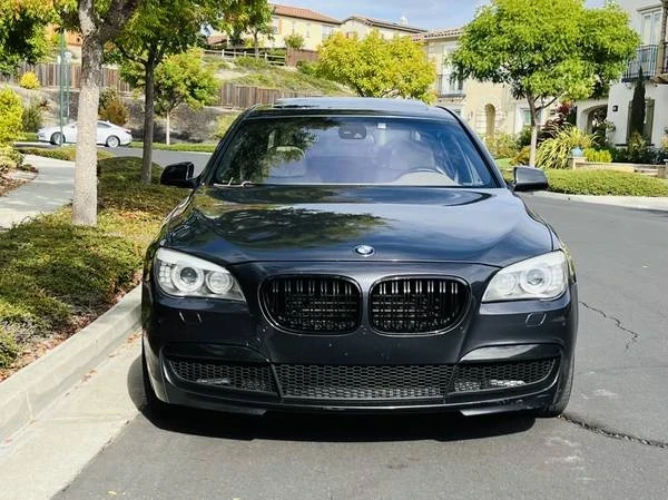 BMW E38 750i & 750iL Sedan - Image 8 of 21