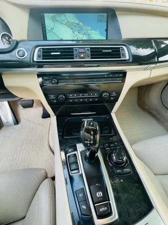 BMW E38 750i & 750iL Sedan - Image 15 of 21