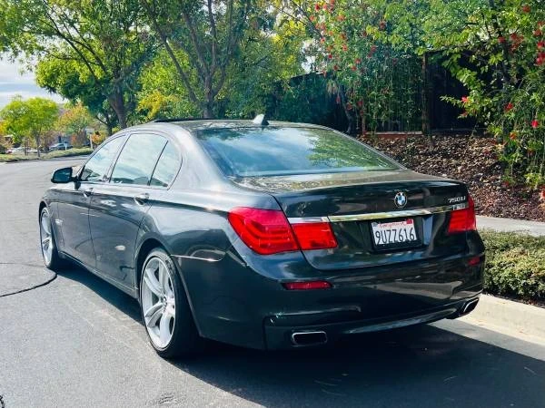 BMW E38 750i & 750iL Sedan - Image 3 of 21