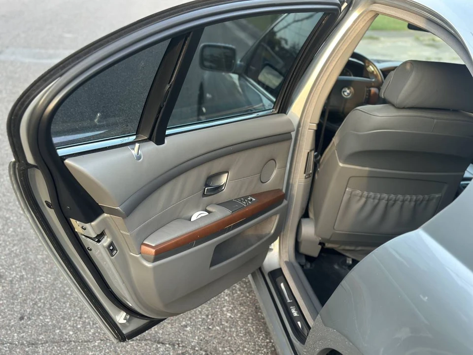 2006 BMW E65/E66 750i & 760i Sedan - Image 13 of 24