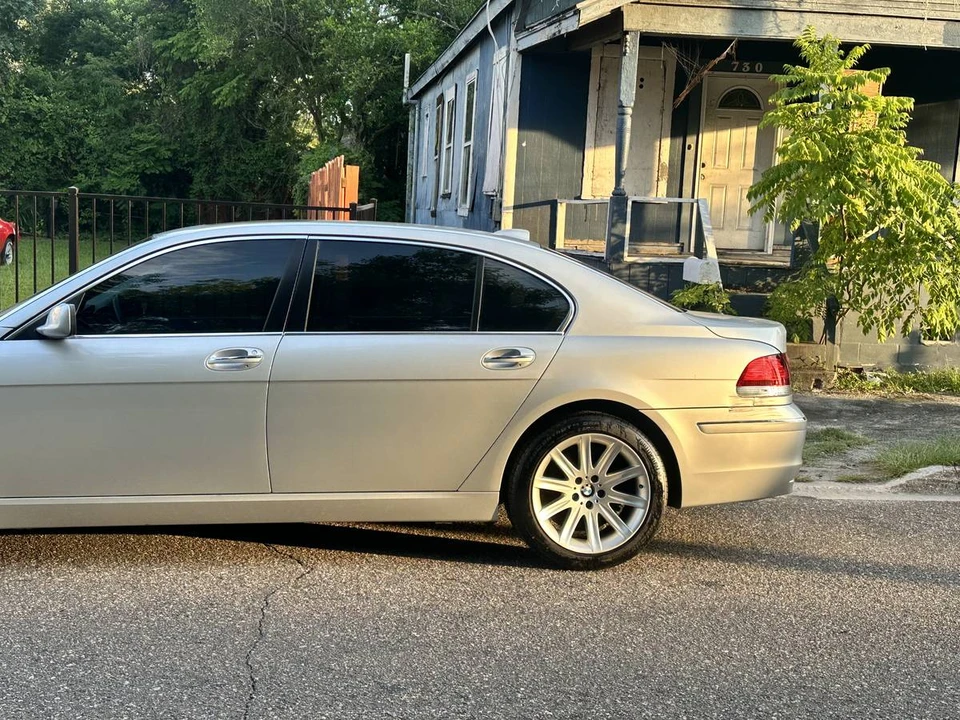 2006 BMW E65/E66 750i & 760i Sedan - Image 10 of 24