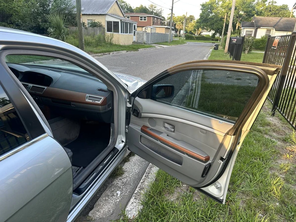 2006 BMW E65/E66 750i & 760i Sedan - Image 15 of 24