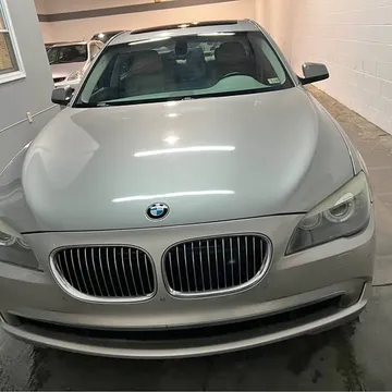 2011 BMW 750Li Sedan