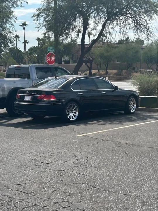 BMW E38 750i & 750iL Sedan - Image 2 of 10