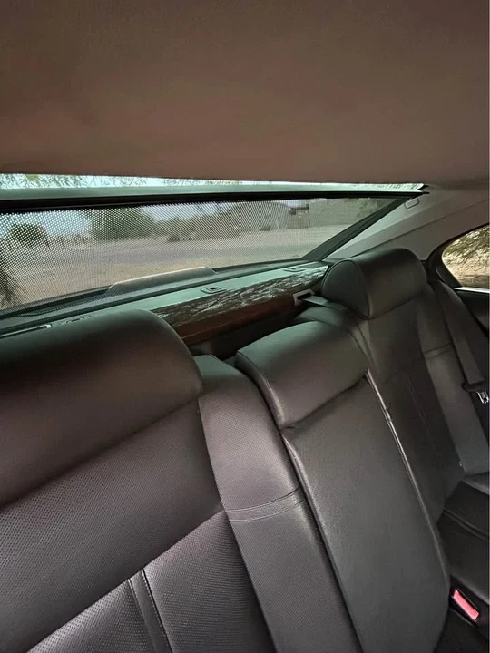 BMW E38 750i & 750iL Sedan - Image 7 of 10