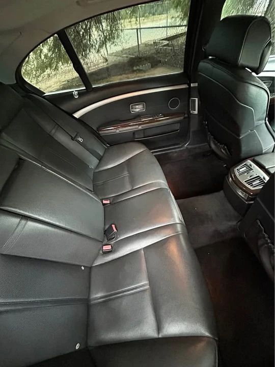 BMW E38 750i & 750iL Sedan - Image 8 of 10