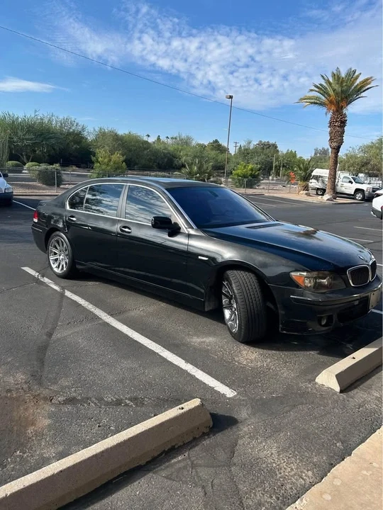 BMW E38 750i & 750iL Sedan - Image 3 of 10