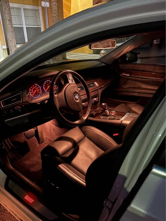 BMW 7 Series - Image 3 of 5