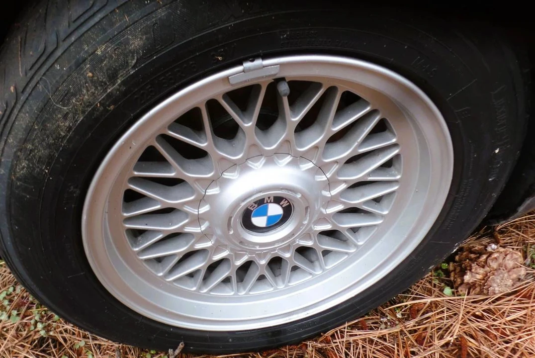 1991 BMW E32 7 Series - Image 17 of 21