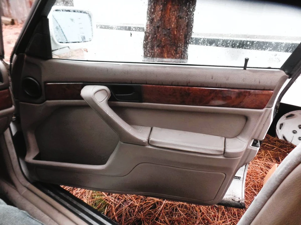 1991 BMW E32 7 Series - Image 15 of 23