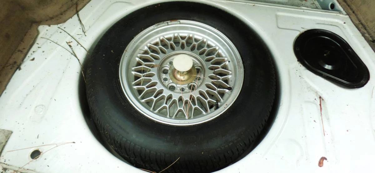 1991 BMW E32 7 Series - Image 22 of 23
