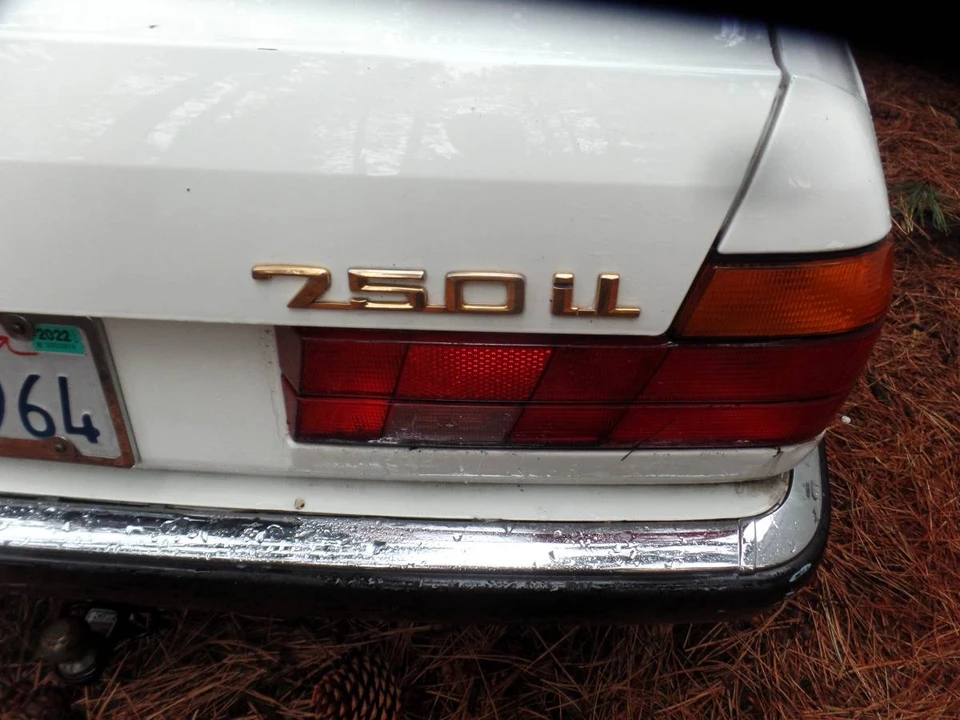 1991 BMW E32 7 Series - Image 10 of 23