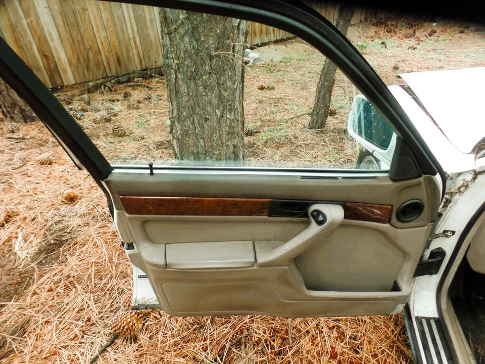 1991 BMW E32 7 Series - Image 11 of 23