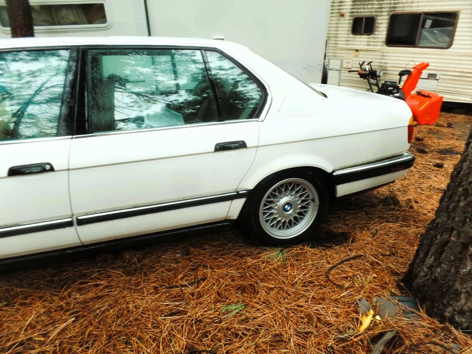 1991 BMW E32 7 Series - Image 7 of 23