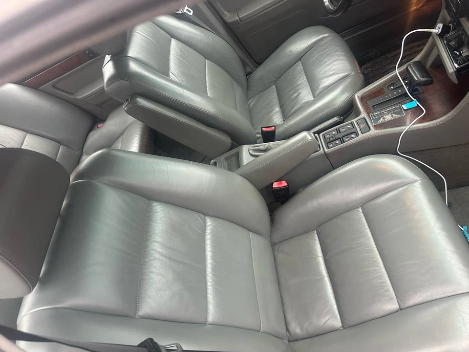 1990 BMW E32 7 Series - Image 22 of 23