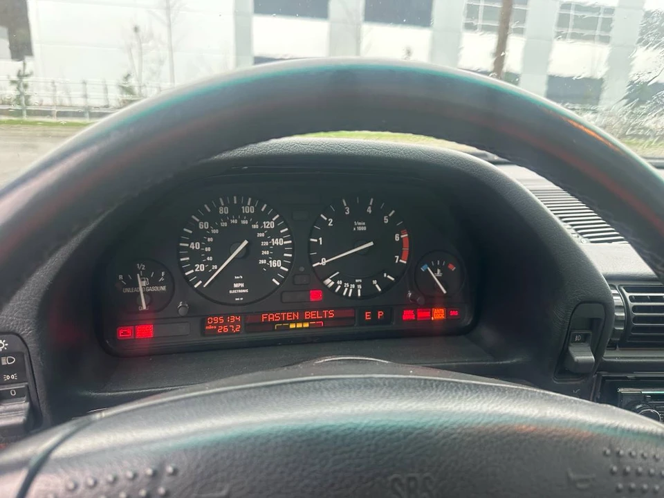 1990 BMW E32 7 Series - Image 9 of 23