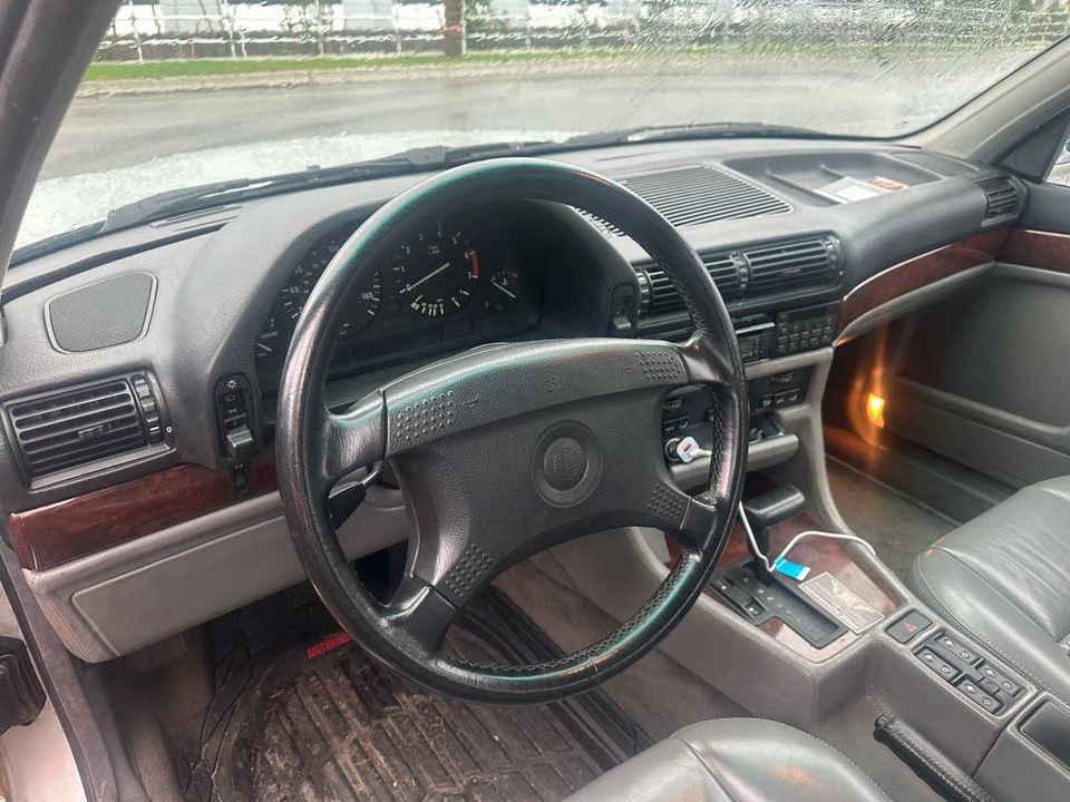 1990 BMW E32 7 Series - Image 7 of 23