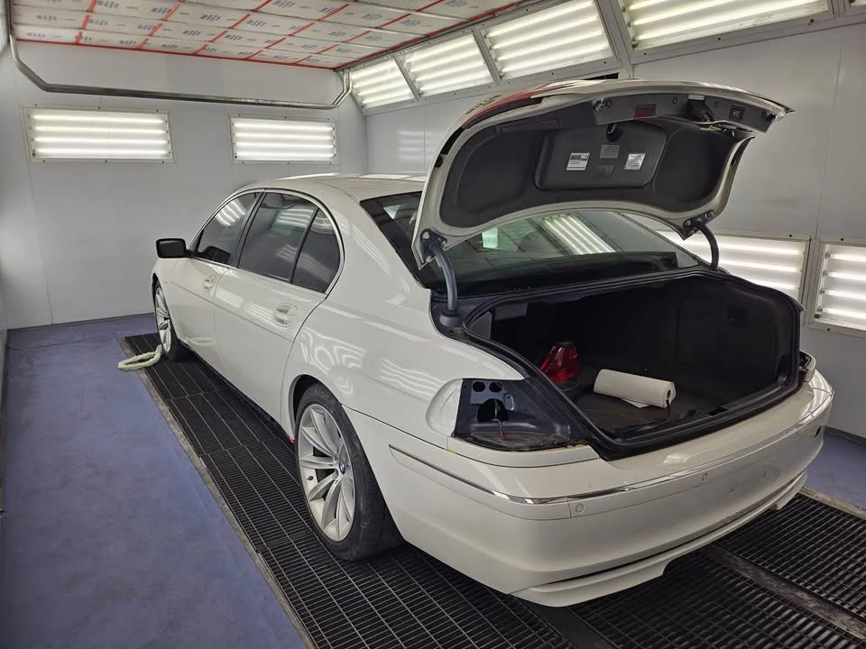 BMW 7 Series - Image 2 of 2