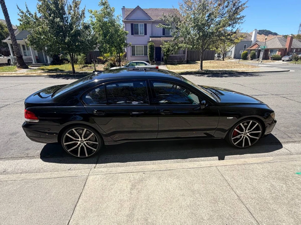 2007 BMW E65/E66 750i & 760i Sedan - Image 2 of 20