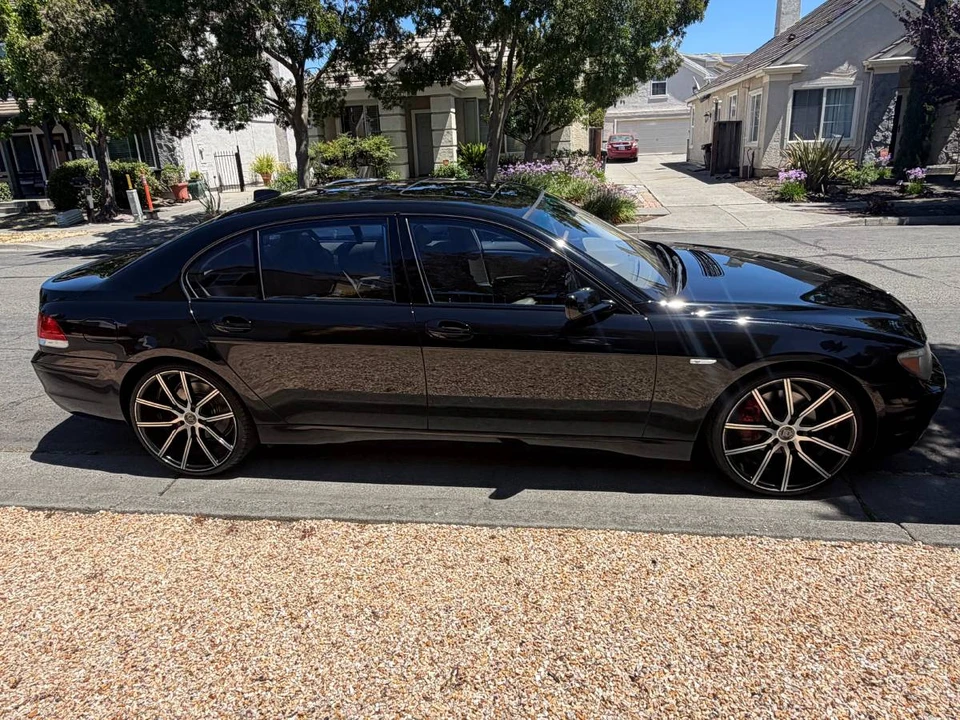 2007 BMW E65/E66 750i & 760i Sedan - Image 14 of 20