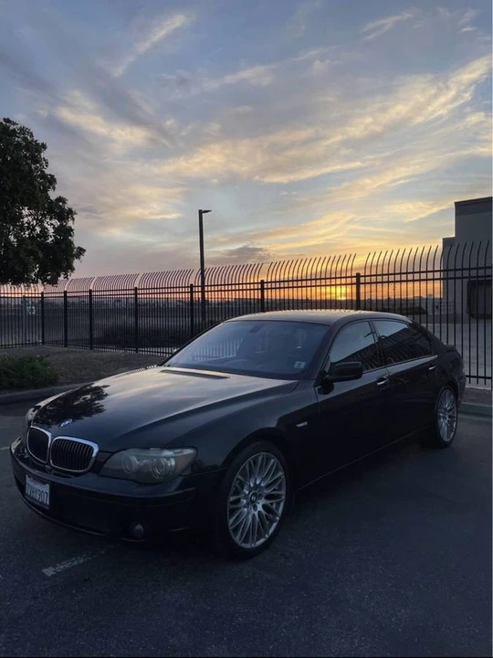2007 BMW E65/E66 750i & 760i Sedan - Image 4 of 8