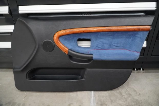 Parts & Memorabilia Seats & Interior - Image 4 of 6
