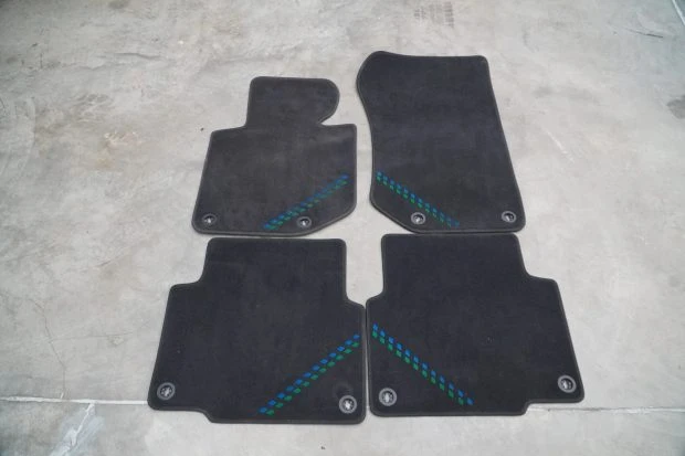 Parts & Memorabilia Seats & Interior - Image 5 of 6