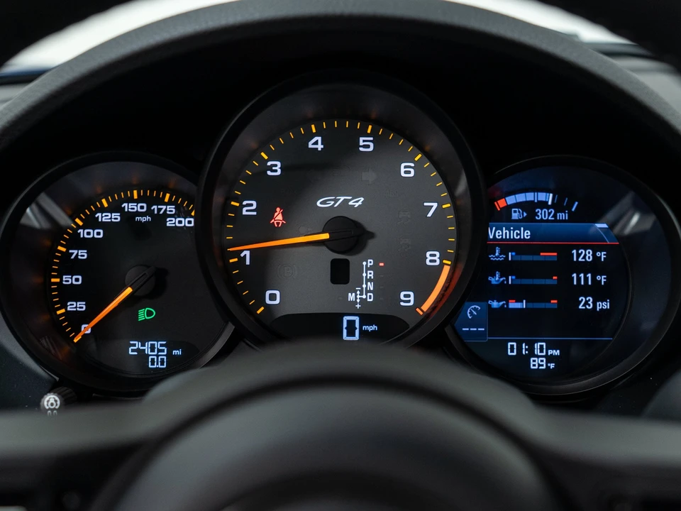 2021 Porsche 718 Cayman GT4 - Image 27 of 31