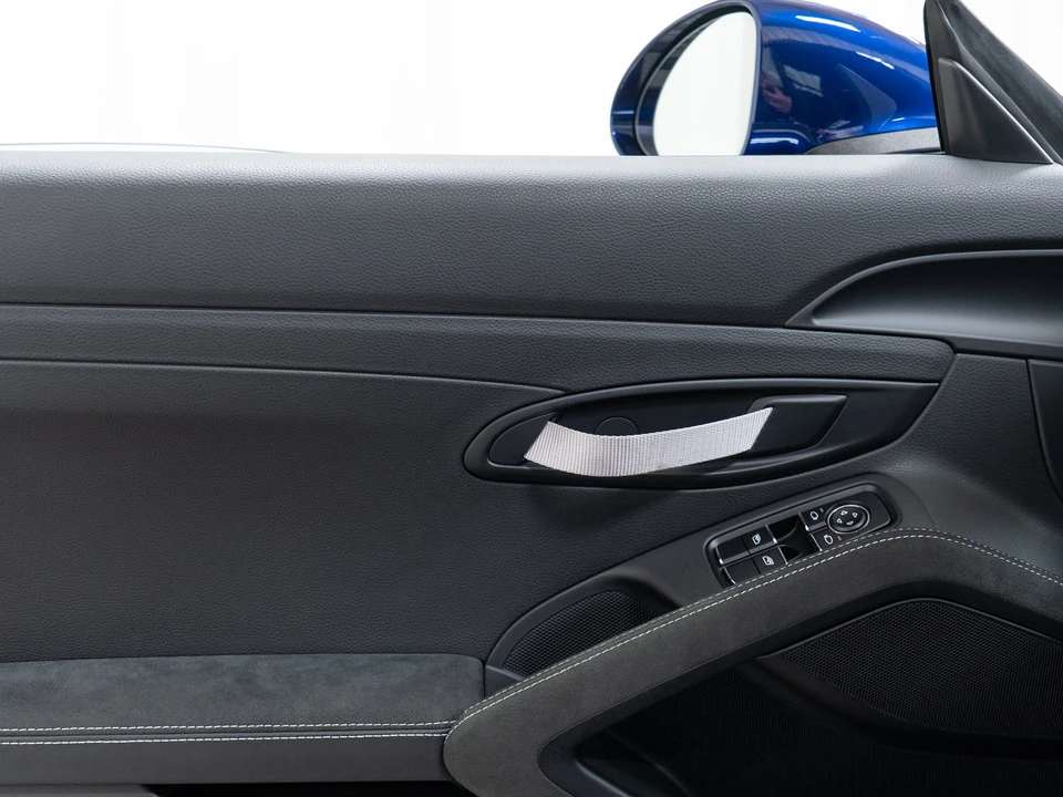 2021 Porsche 718 Cayman GT4 - Image 16 of 31
